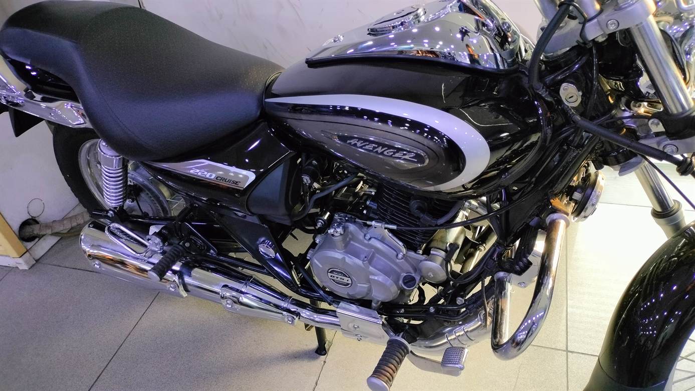 Read more about the article Images of Bajaj Avenger 220